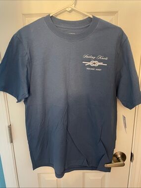 Short-Sleeve Crewneck Tee in Dusty Blue